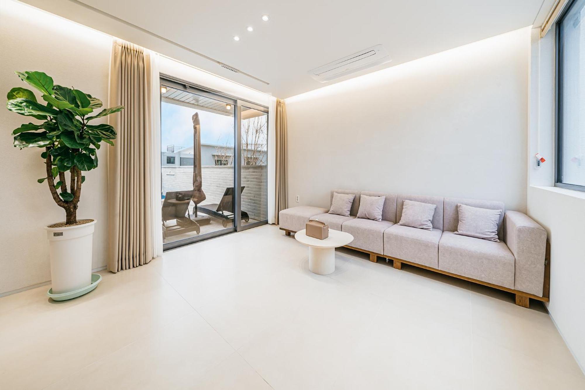 Ddosi Aewol Pool Villa Чечжу Екстер'єр фото